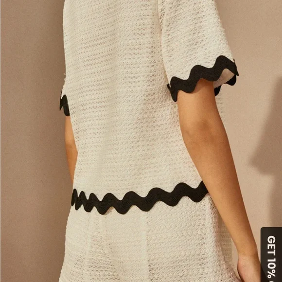 Elegant Black and White Women's shorts set - Picture 3 of 3